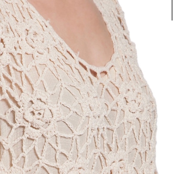 ♥️SALE♥️a’Reve Cream Tunic w/Crochet Overlay - Picture 3 of 3